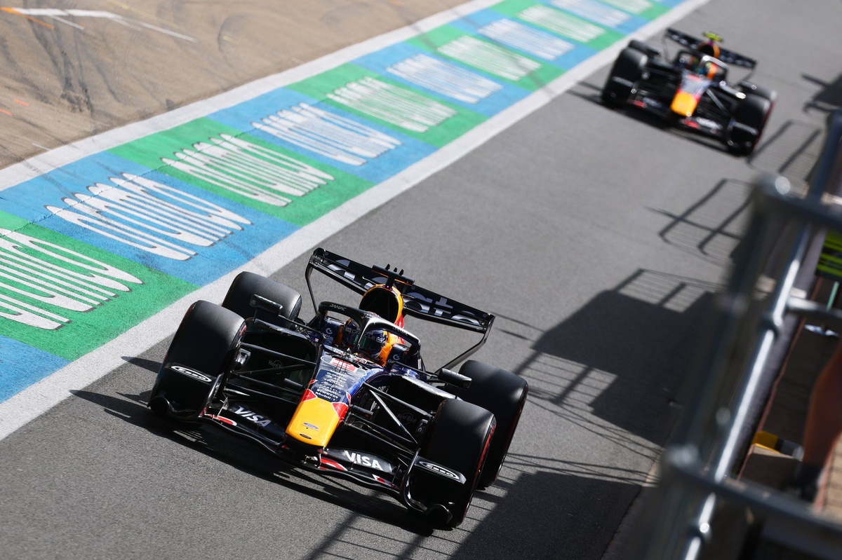Red Bull 車手難題：從人才匱乏到過剩，James Hinchcliffe 點出 irony