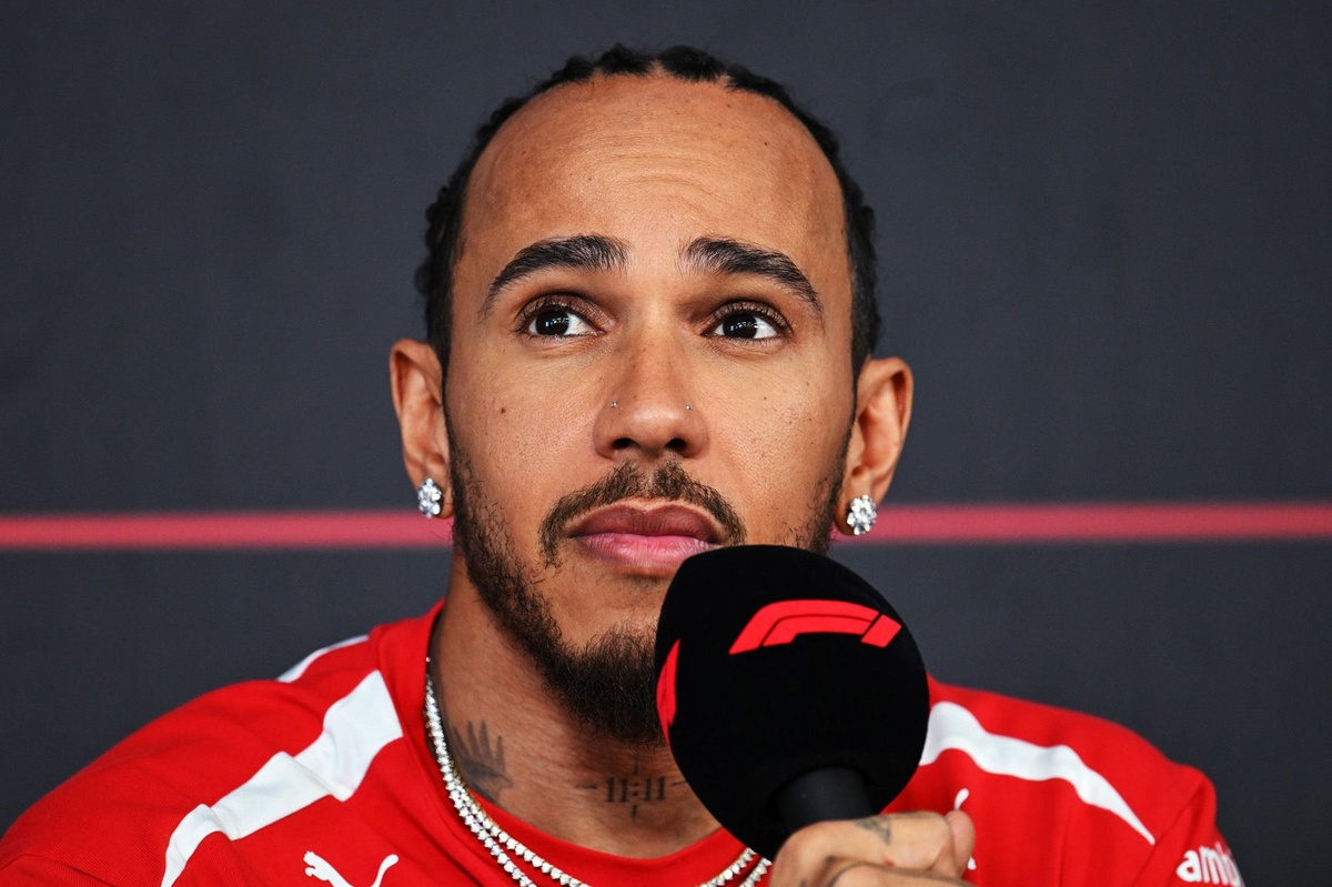 Lewis Hamilton 質疑 FIA 若 Mercedes 澳洲排位優勢源於引擎漏洞