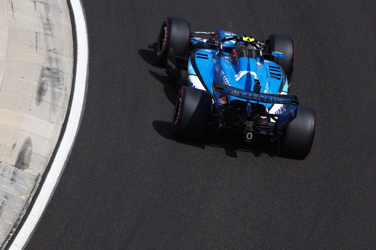 匈牙利站碰撞只罰5秒　Sainz 與 Piastri 事故獲賽會解釋
