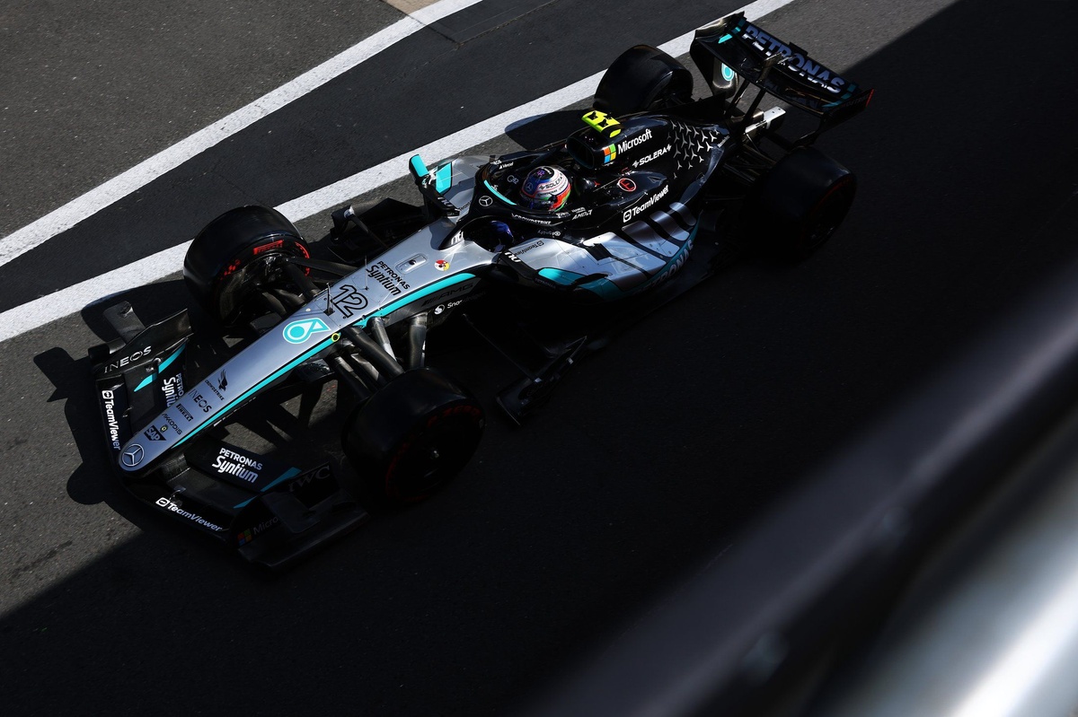 Wolff 透露 Antonelli 銀石勝機：機械故障扼殺英國站勝利