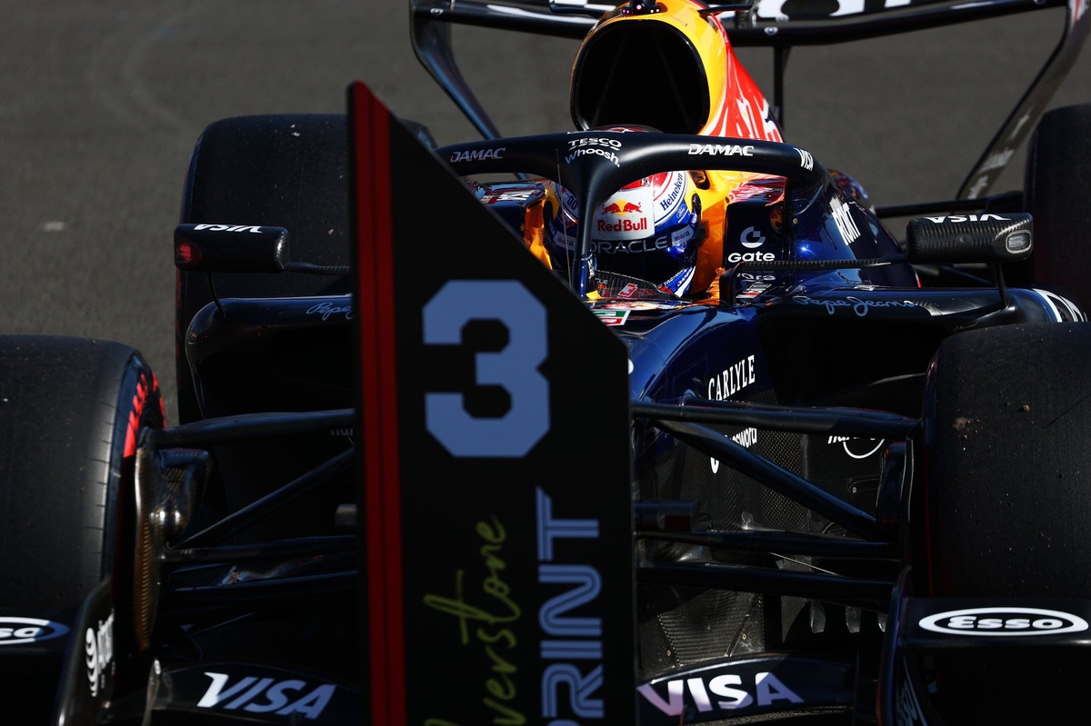 Verstappen 預期英國 Sprint 防守戰：對 Hamilton 與 Antonelli 速度感到吃緊