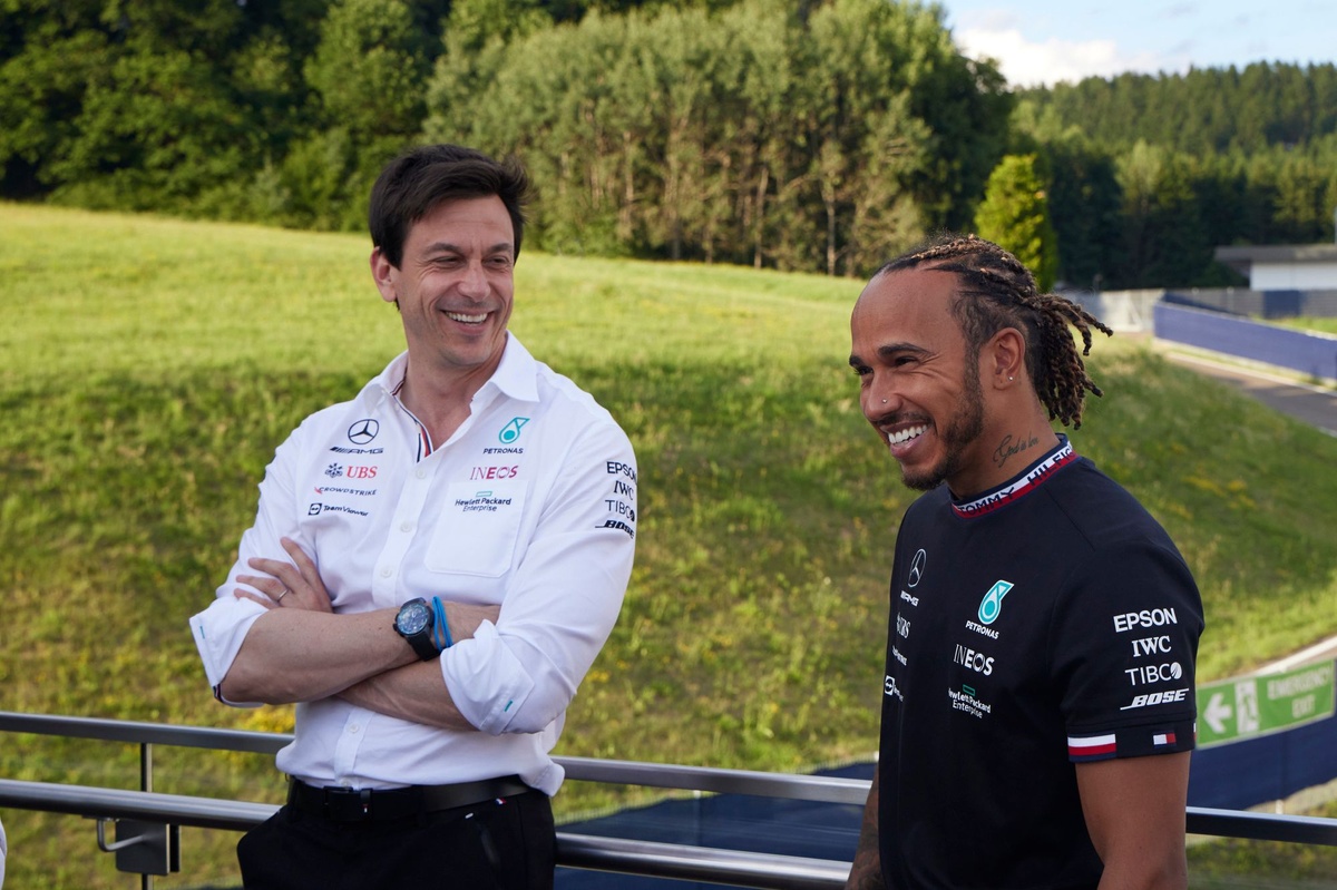 Toto Wolff 稱「Lewis Hamilton 仍是我們車手」 Mercedes 中國站排位賽 1-2 感動車迷