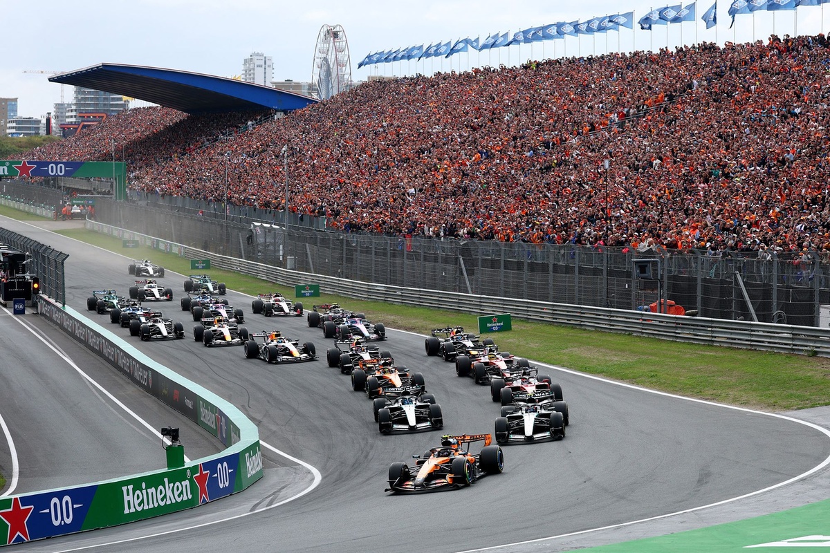 Verstappen Zandvoort 失控撞牆　荷蘭站首圈即掛紅旗