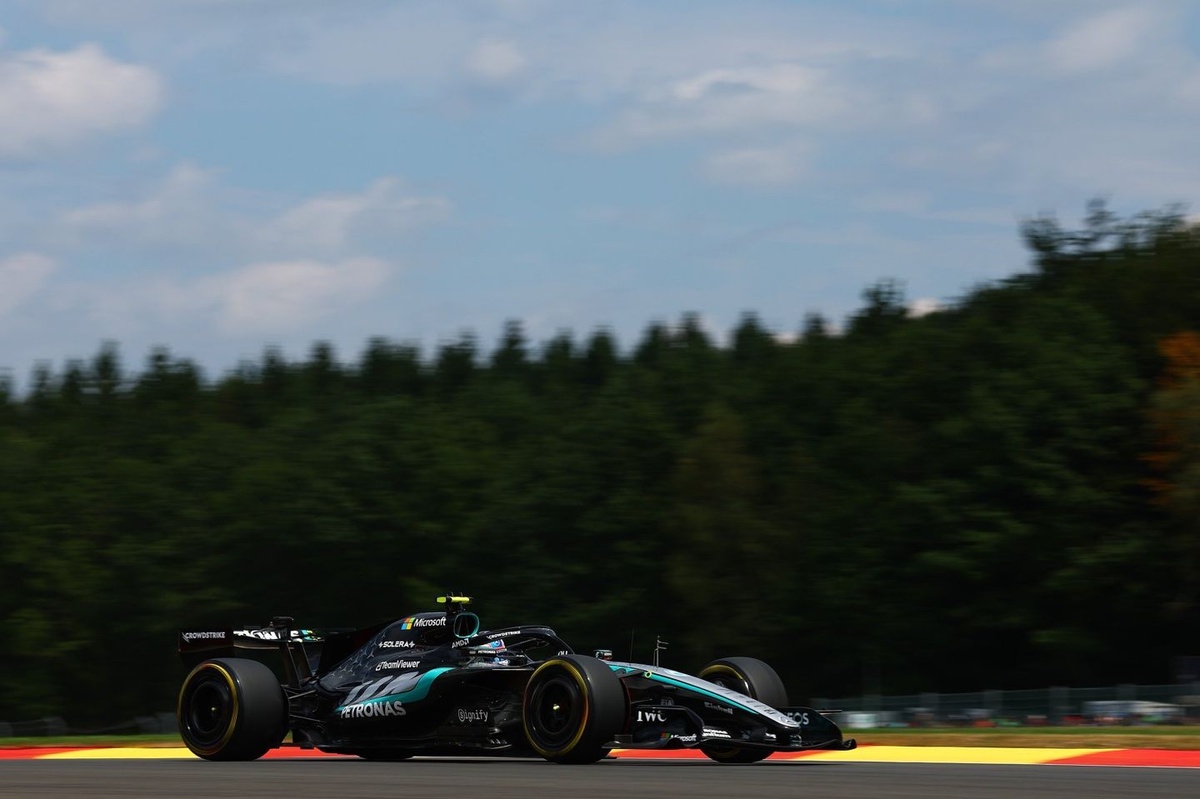 比利時GP FP3：Antonelli 領跑，Hamilton 第13彎衝出賽道撞車