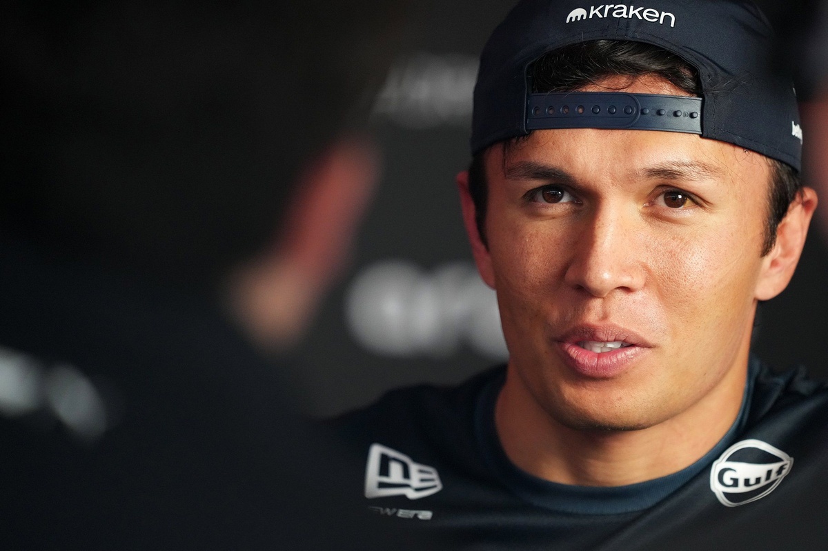 Alex Albon 與 Williams 續約至 2027　延長留隊任期迎接新時代