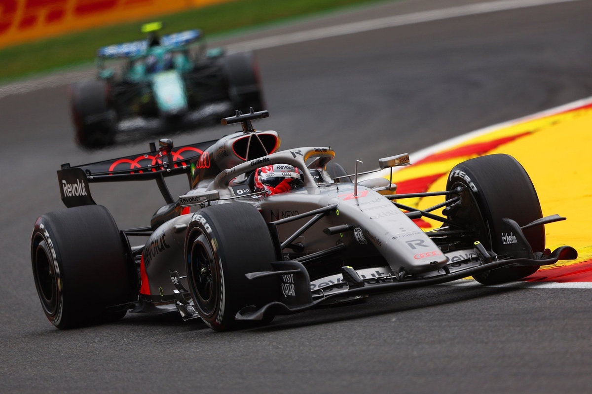 McLaren 比利時排位賽內鬥 Norris 勝 Piastri 奪桿位：隊友對決數據揭車隊優勢
