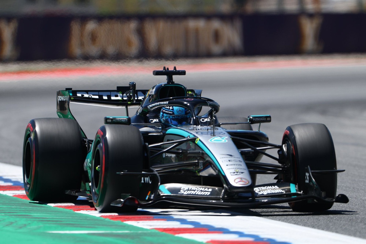 Russell 先拔頭籌，Barcelona 首節練習力壓 Piastri 與 Leclerc