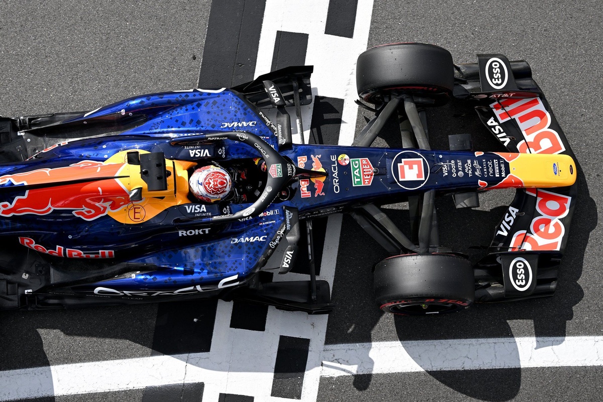 Verstappen 怒斥 Red Bull 動力單元：「這樣比賽沒意義」英國站被隊友壓制