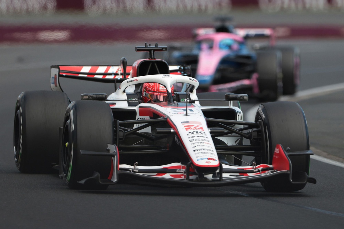 Haas 車隊主管小松礼雄：F1 需要「約五場賽事」才能對 2026 規則作出修改