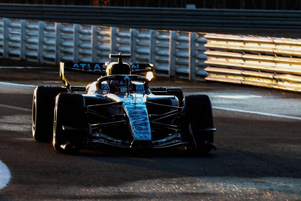 Williams 2026賽車終於亮相 Silverstone 試車