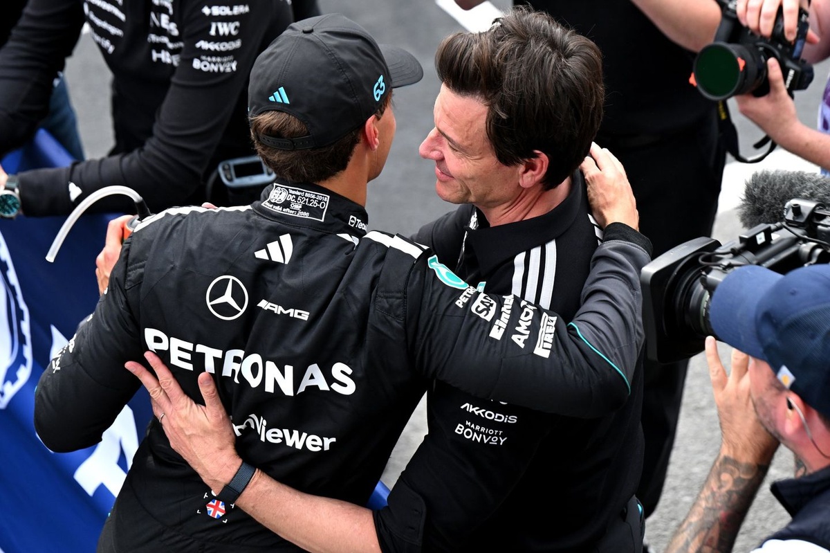Russell 怒斥 Wolff 干擾：「讓我開車！」奥地利站奪冠後車隊內幕曝光