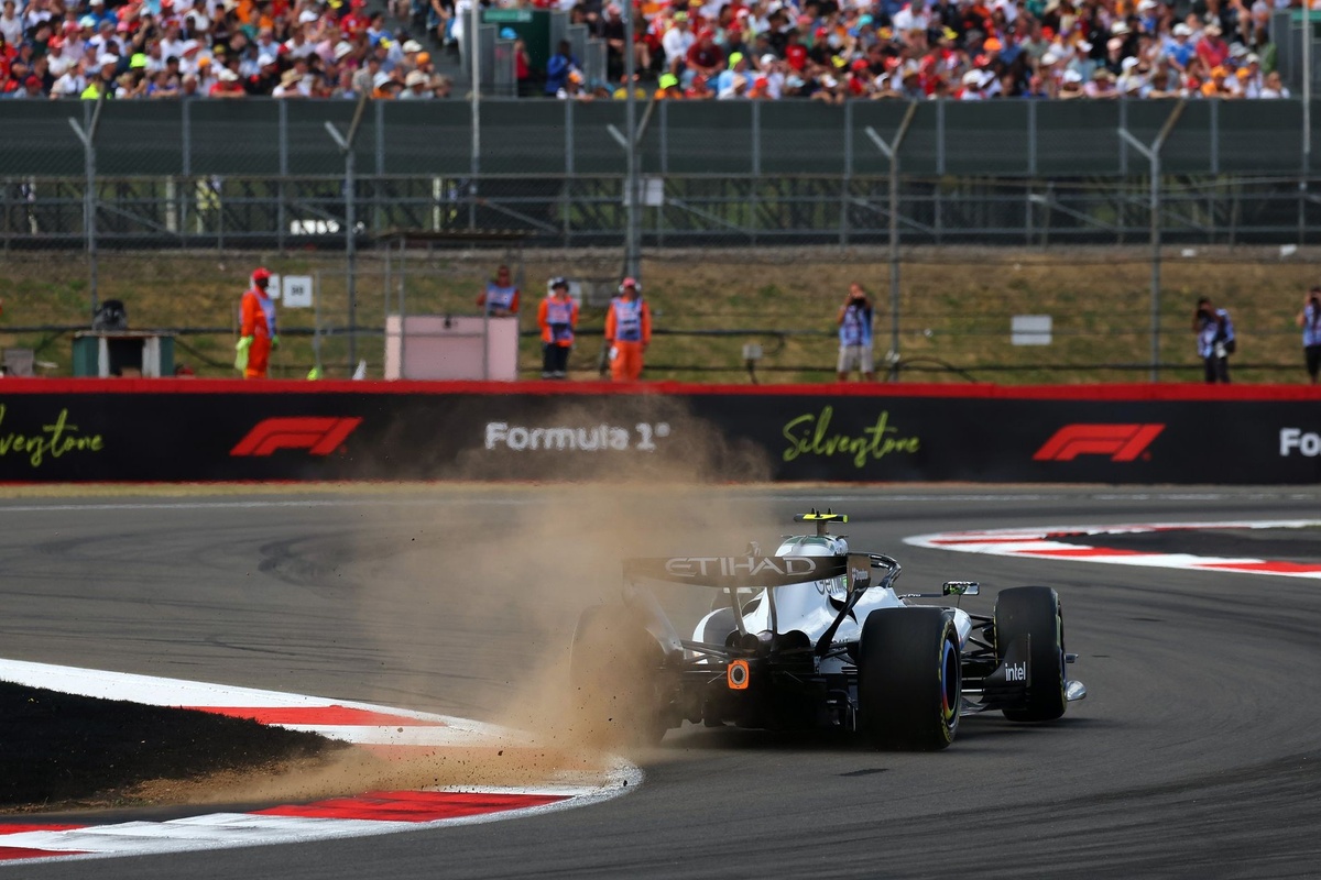 McLaren 英國站由驚喜衝刺季軍跌回現實　Silverstone 速度短板全面曝光