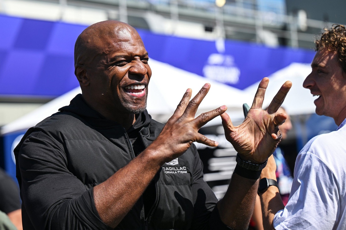 Terry Crews 主持 Cadillac F1 車隊 YouTube 系列　18 集《Crews Control》今日首播