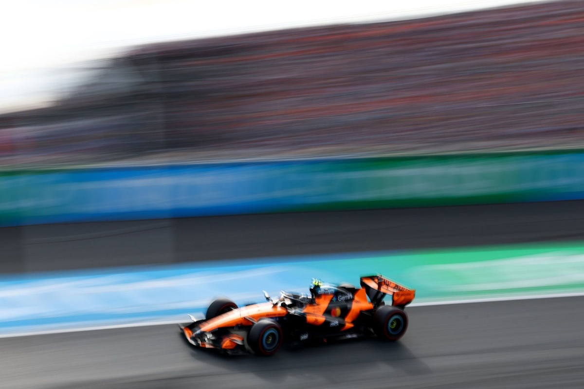 Norris 於Zandvoort壓過 Russell 奪桿位　McLaren 鎖定完美排位賽