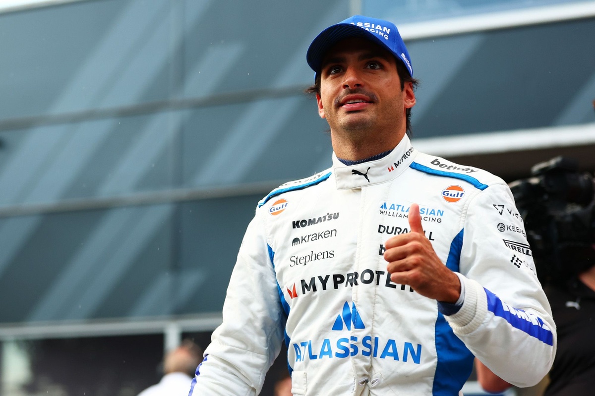 Carlos Sainz 會見設計「幸運」Sparkles 貼紙的小粉絲 Thea Williams 溫馨影片曝光