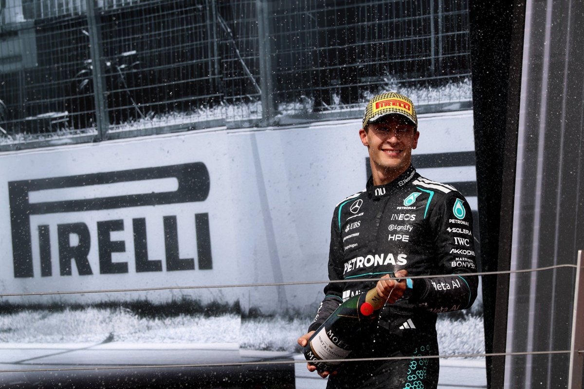 Wolff 英國賽後狠批 Russell：Mercedes 領隊無線電狠話被比作 Webber 2010 名場面