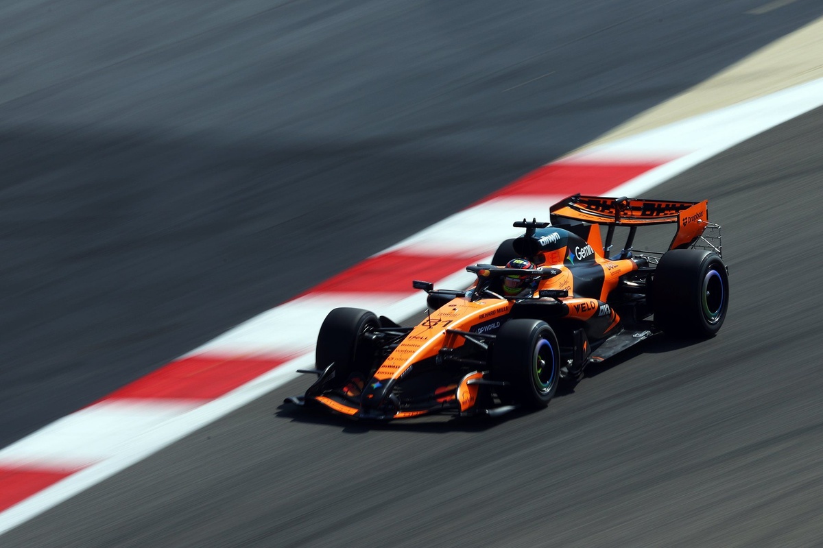 McLaren 邁阿密GP海報掀Senna特別塗裝風波 粉絲狂猜Sega復古風