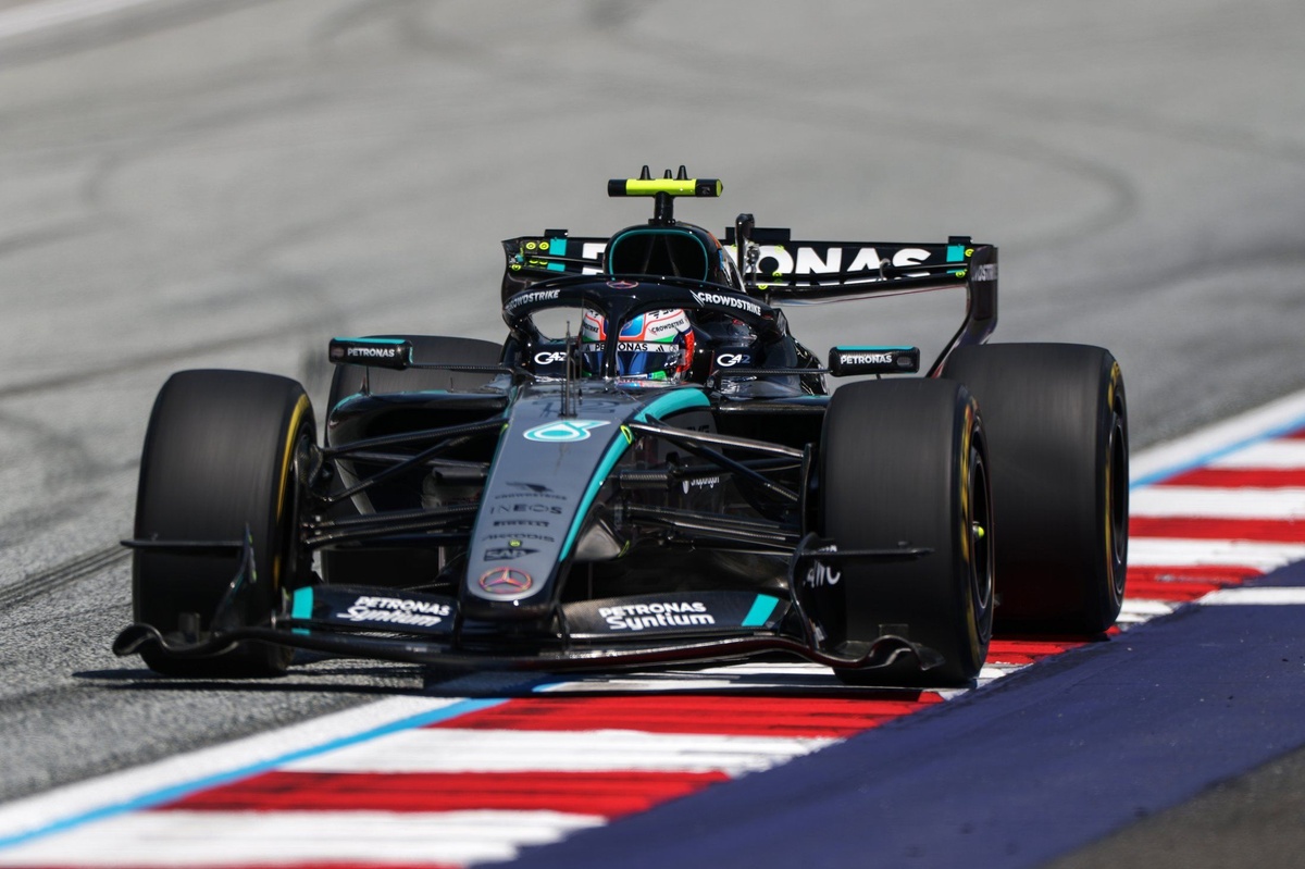 奧地利FP1：Antonelli 頂峰 Mercedes 1-2，Norris 遭遇可靠性危機