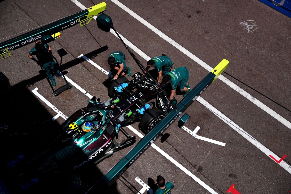 Alonso 摩納哥 FP1 失控　Aston Martin 更新「random downshifts」問題