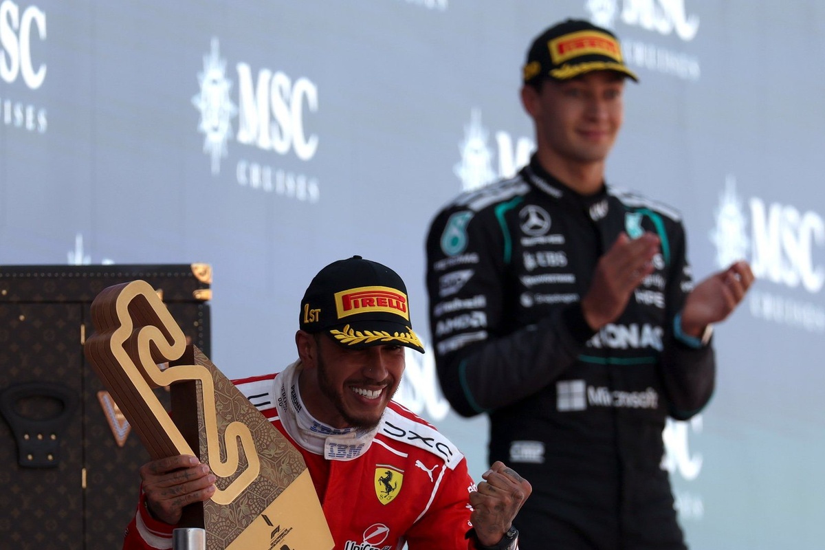 Russell 承認 Hamilton 與 Ferrari 是 2026 年頭大敵：Mercedes 爭標之路將更艱難