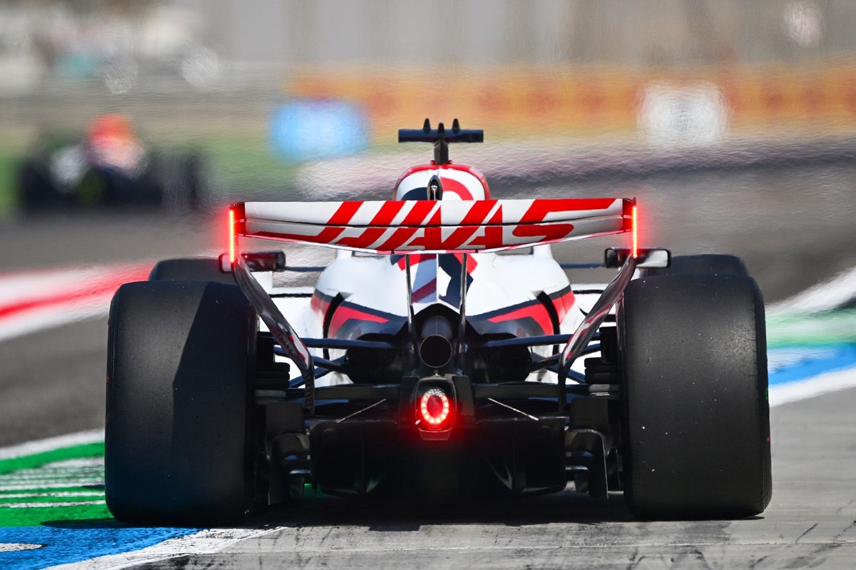 F1 2026賽車後置LED燈如何顯示能量水平