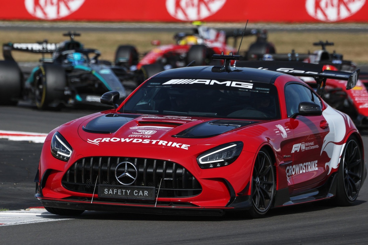FIA 揭露英國GP 安全車爭議真相：軟體錯誤導致最後一圈誤判