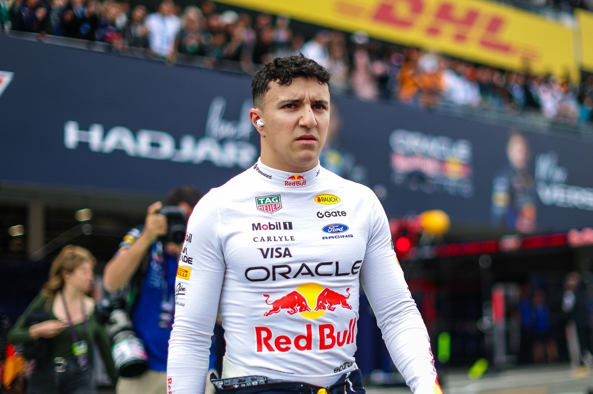 Hadjar 承認對 Red Bull 二席「奇怪」狀況擔憂 仍鎖定2026升班目標