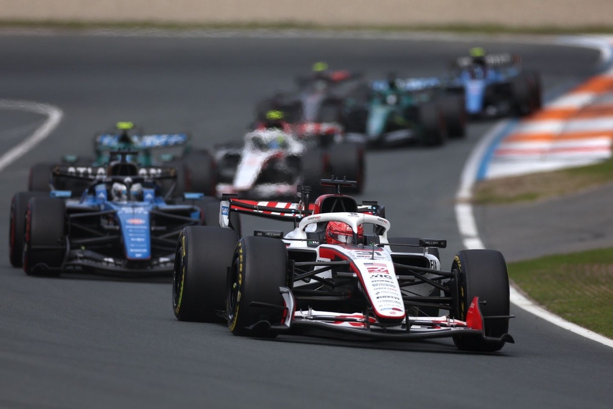 Ocon 捍衛黃旗超車決定　批 F1 規則令他重賽後失位