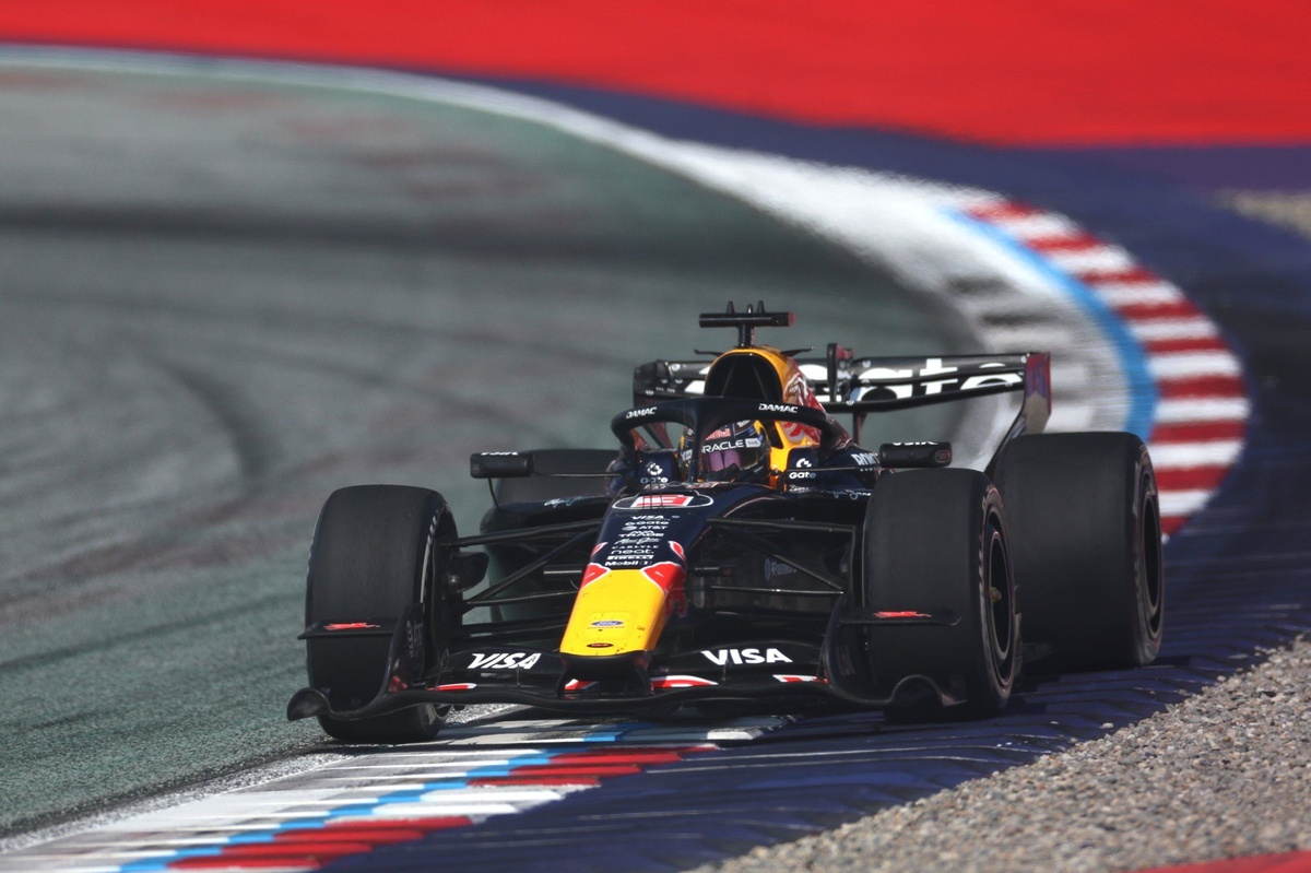 Verstappen 挺 Russell 奧地利 pole：「我會做同樣事」，但質疑黃旗規則