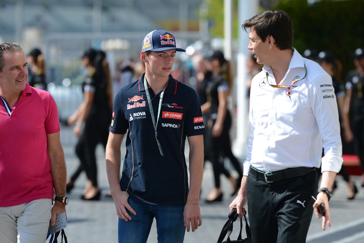 Verstappen 與 Toto Wolff 休假同框　Mercedes 傳聞再度升溫