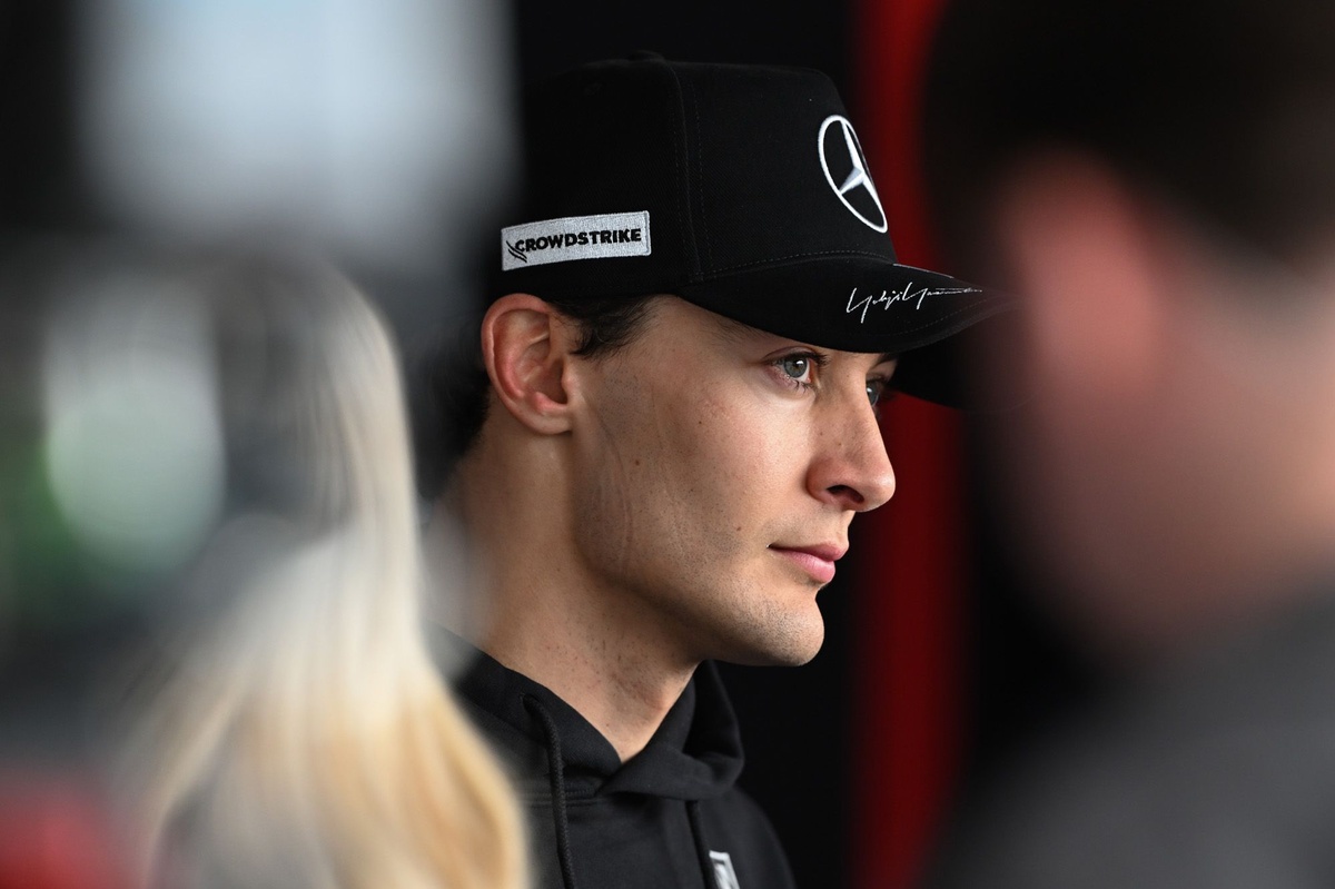 Russell 稱落後 Antonelli 20分「毫無意義」　Mercedes 內部競爭升溫