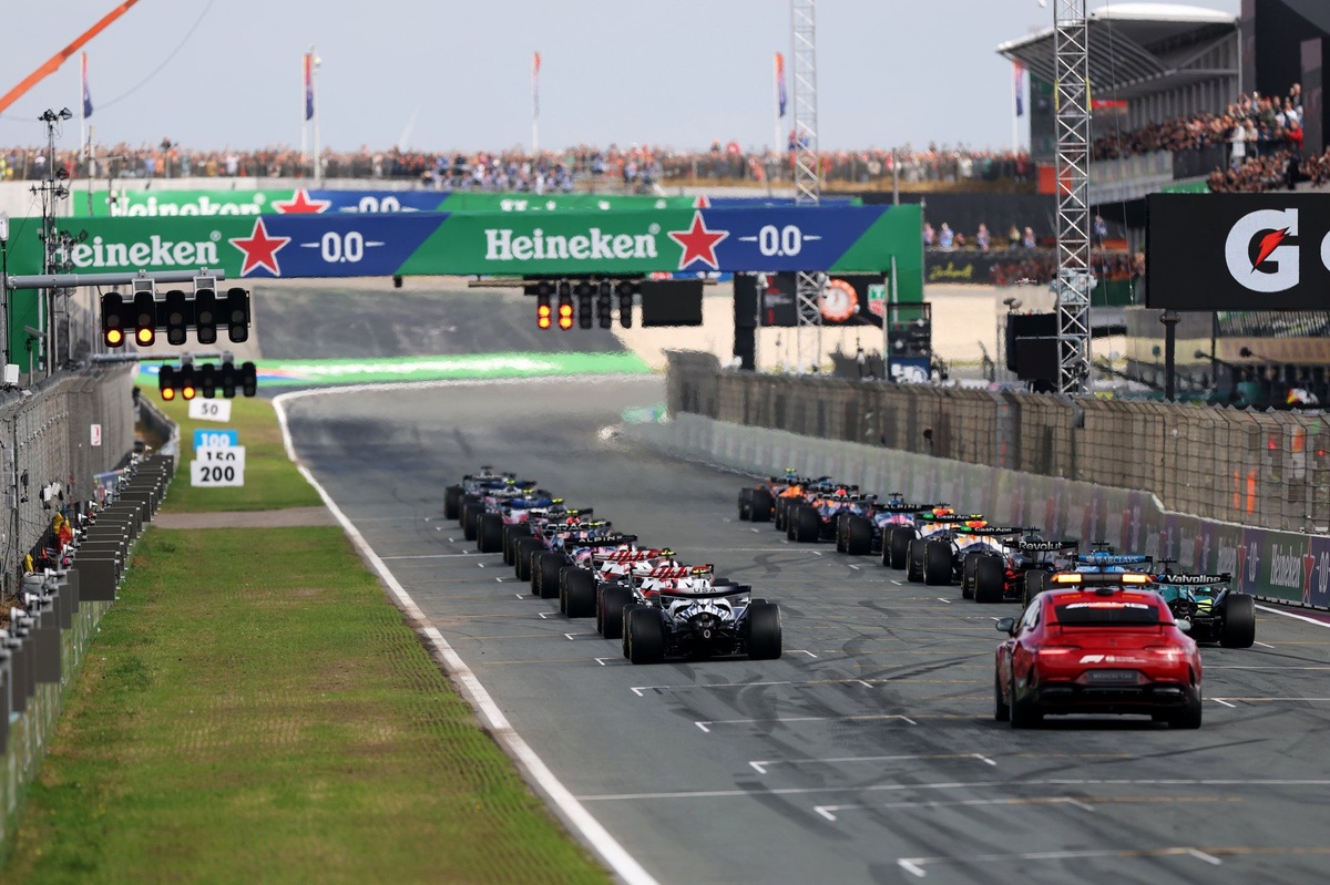 雨戰 Zandvoort 起步亂局惹質疑　車手批評 safety car formation lap「完全冇意思」