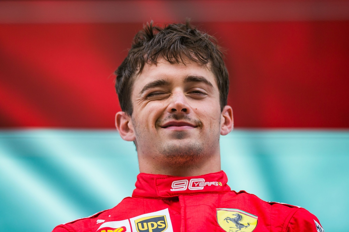 Leclerc 低調座駕曝光：定制 Fiat 500 現身摩納哥街頭