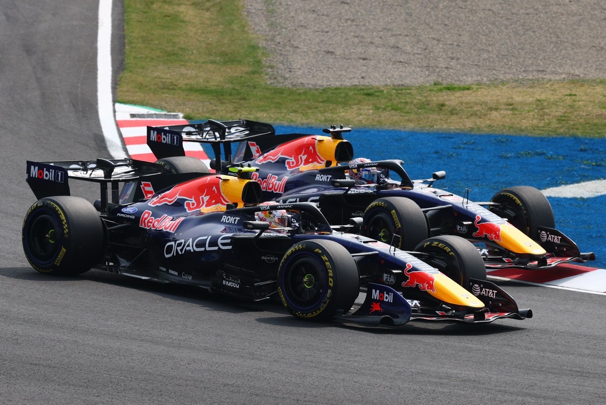 Red Bull 賽車現身馬德里地鐵軌道 粉絲笑翻：「你不能停在這裡，老兄」