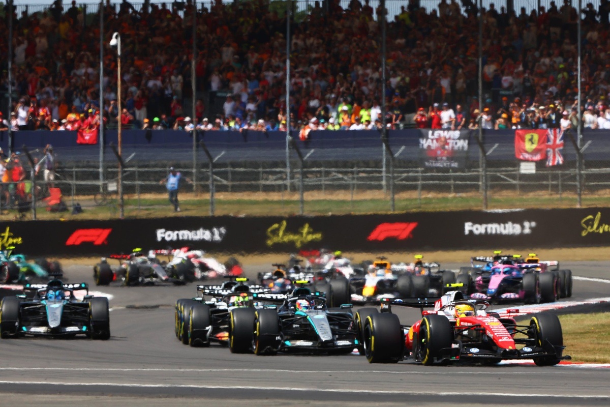 F1英國大獎賽：Antonelli 領跑銀石，周日天氣乾燥迎戰52圈