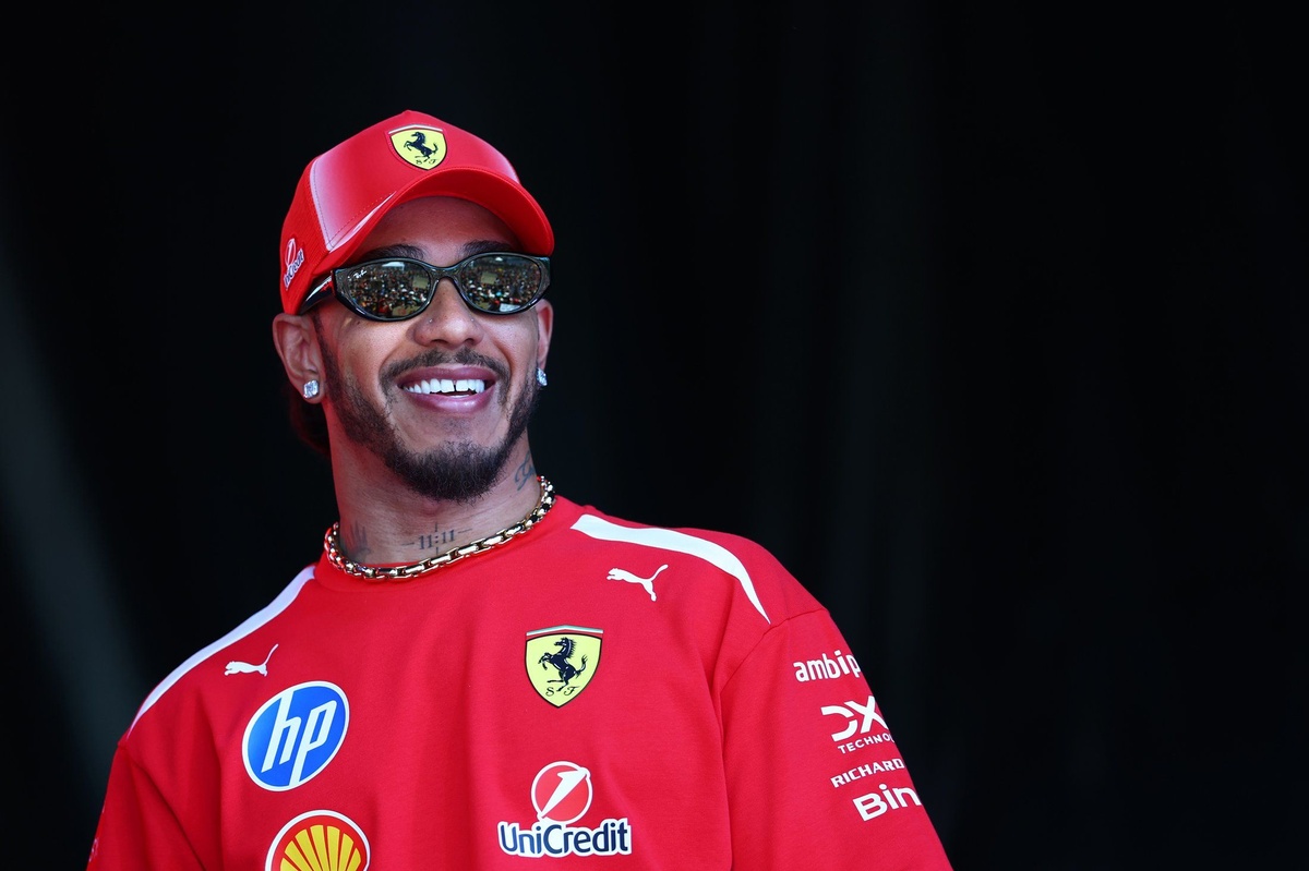 Villeneuve 呼籲 Ferrari 全力押注 Hamilton 爭奪 2026 冠軍