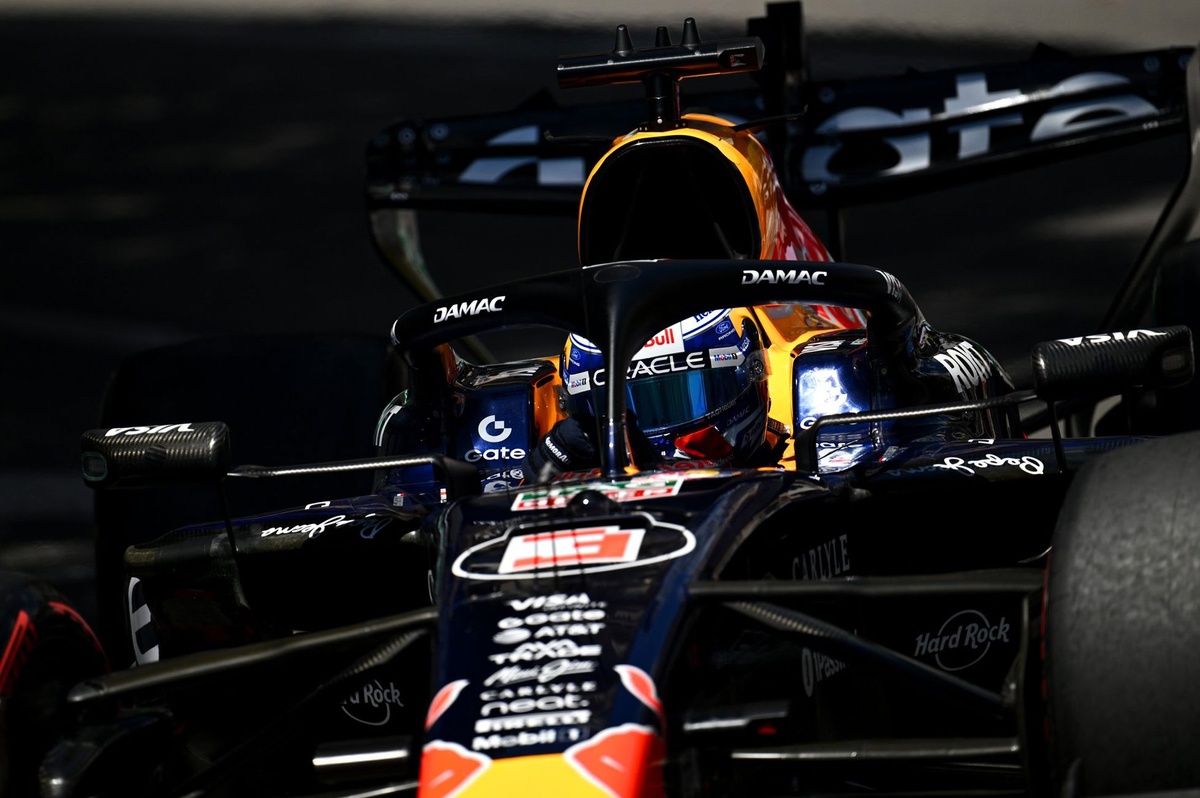 Verstappen 秘密會 McLaren：2028 轉隊談判是否為對 Red Bull 施壓？