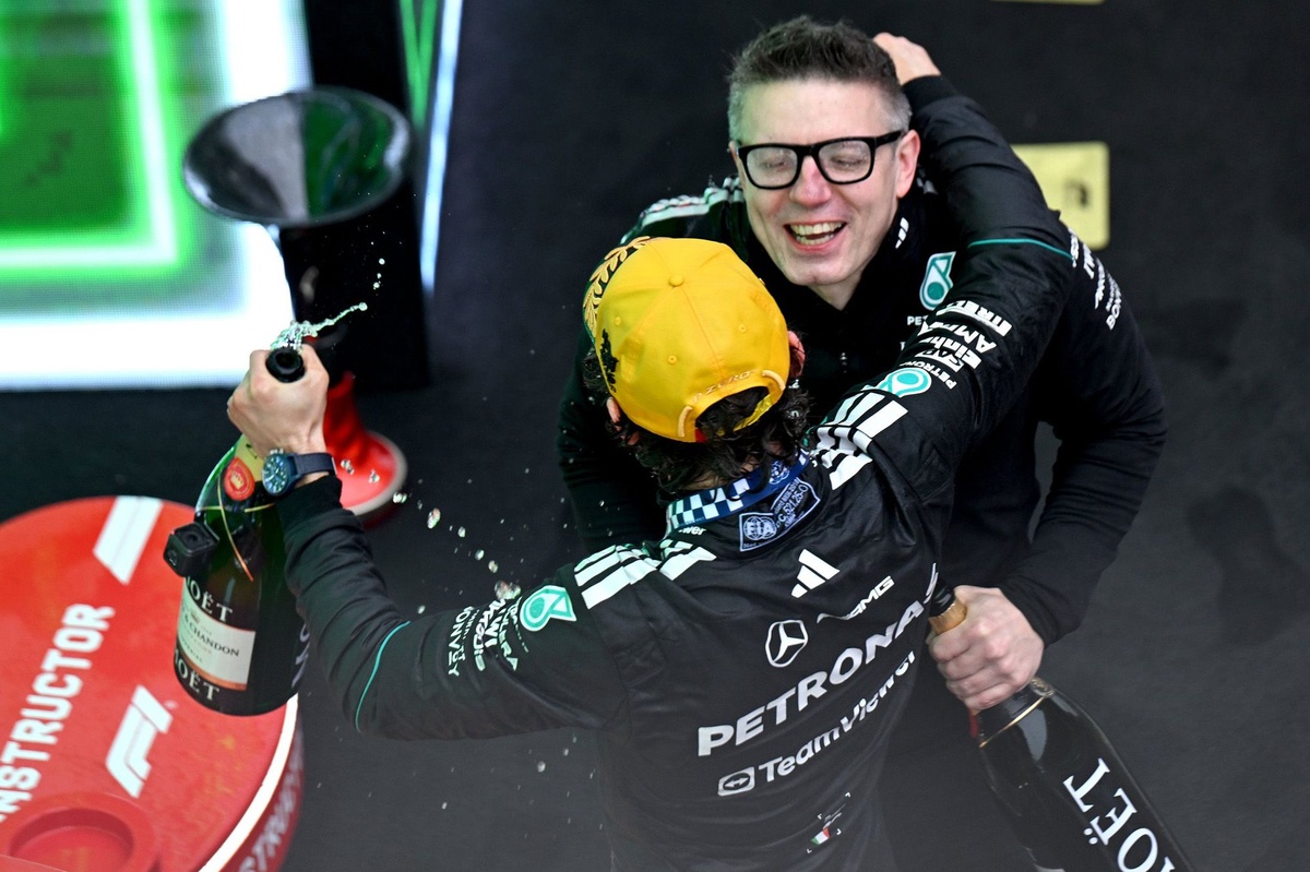 Peter Bonnington 透露 Kimi Antonelli 首勝中國大獎賽領獎台後感人 Hamilton 時刻