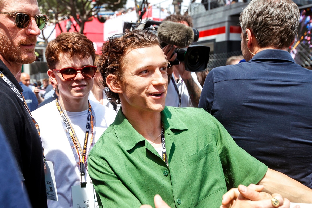 Ocon 揭蜘蛛俠新日頭盔：Tom Holland 親臨見證 比利時匈牙利站連戴
