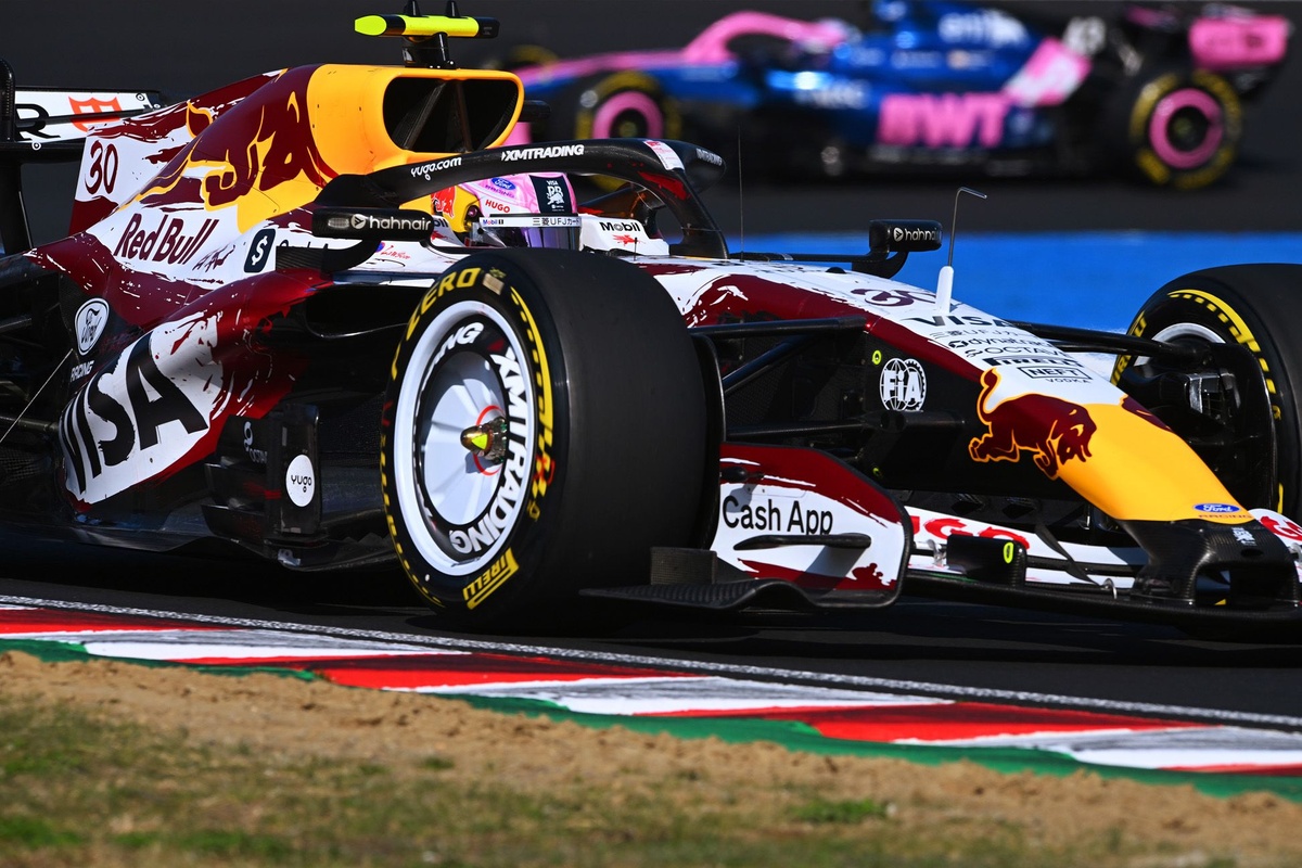 鈴鹿排位賽前瞻：Piastri挑戰Mercedes霸權，網格競爭空前激烈