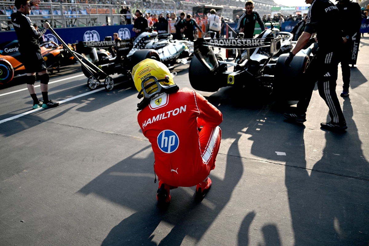 Lewis Hamilton 獲封「Inspector Seb 值得繼承人」 Mercedes 檢查一刻爆紅